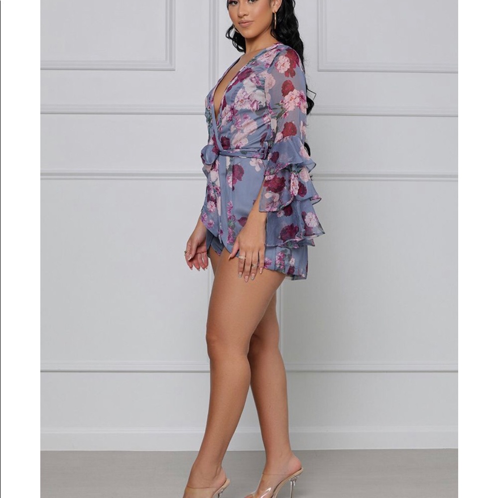 Beautiful romper! - Picture 4 of 7